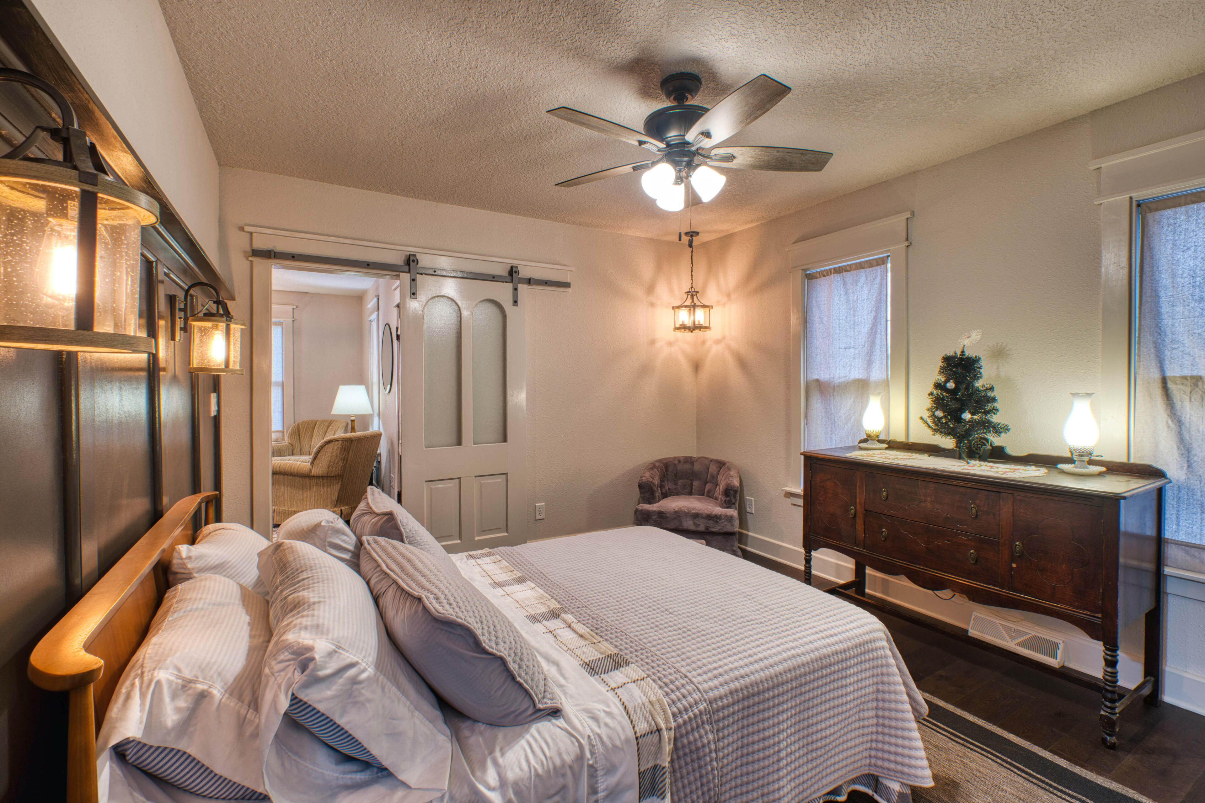 Capture the life of the room!