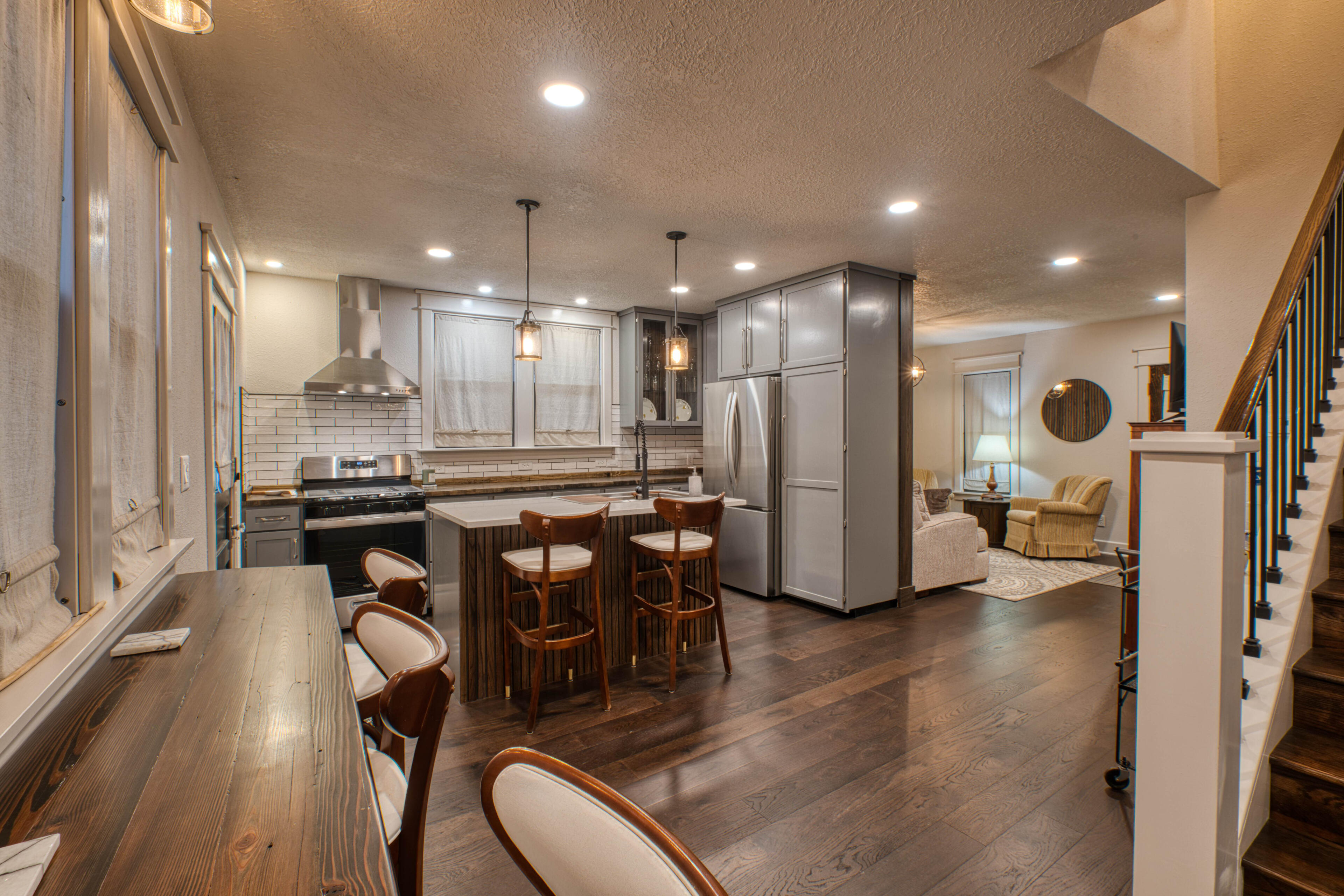 Capture the life of the room!